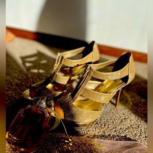 Fioni gold heels, size 8 brand new!!! Very cheap
